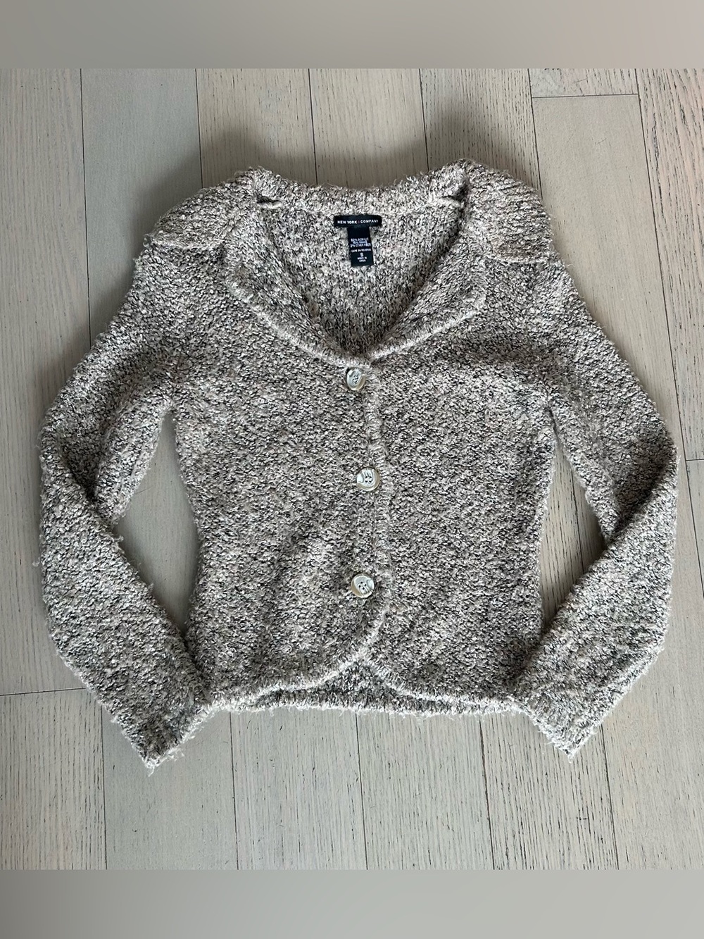 cute cardigan
new york and company
size small
good condition
